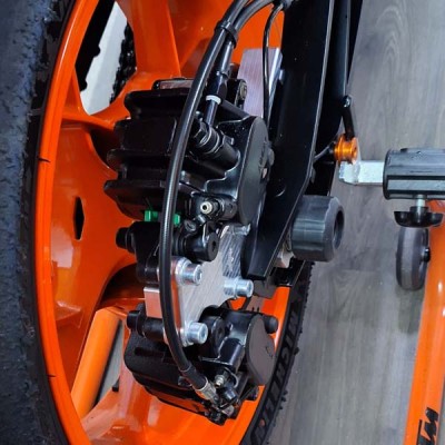 Mocowanie Dodatkowych Zacisków HB KTM 690 890 Duke Enduro SMC R Husqvarna 701 (2008-2024) Stunt