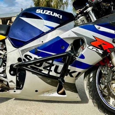 Crash Cage Engine Guard Crash Bar Suzuki GSX-R 600 750 (2001-2005) K1 K2 K3 K4 K5 Stunt Drift Highway Pad