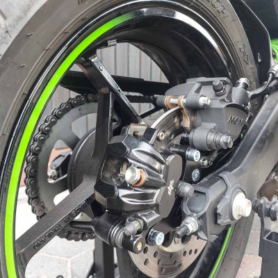 Mocowanie dodatkowych zacisków Kawasaki ZX4-RR ZX4-R Ninja ZX400 (2023-2025) Stunt