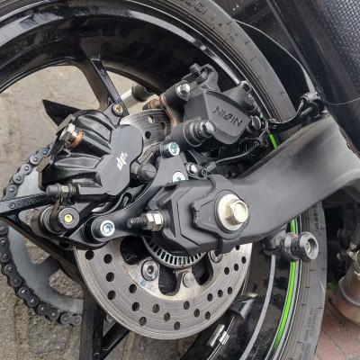 Mocowanie dodatkowych zacisków Kawasaki ZX4-RR ZX4-R Ninja ZX400 (2023-2025) Stunt