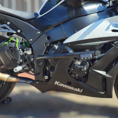 Kawasaki Ninja ZX10R Crash Cage (2011-2015) - Engine Guard Bar - Race Gymkhana