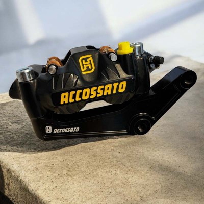 Right Accossato Radial Brake Caliper Forged Monoblock 108 mm for Handbrake Harley Davidson Kawasaki Honda Yamaha Suzuki Triumph Stunt