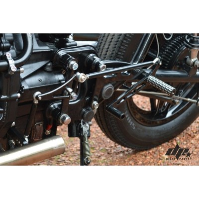 Front sets – driver’s footrest – Honda CX500 cafe racer scrambler-silver