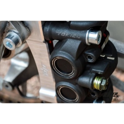 Right side Upgrades calipers adapters kit Nissin Tokico-108mm Harley Davidson Dyna (06-17)+caliper