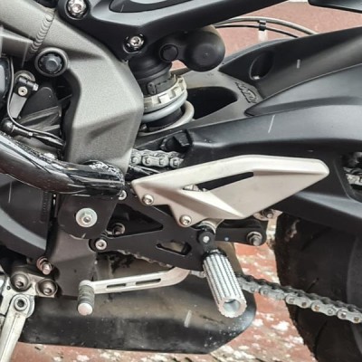 Front sets – driver’s footrest pegs Triumph Street Triple 765 660 (17-22) stunt